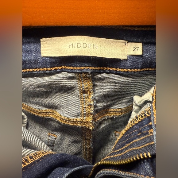 HIDDEN Skinny Jeans with Distressed Details - Picture 3 of 5